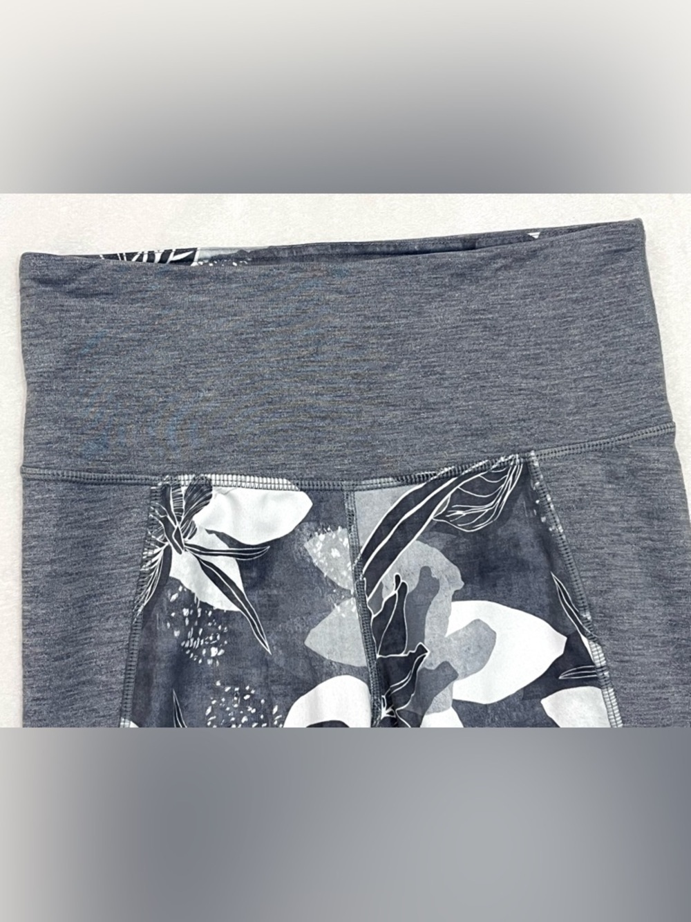 Athleta Gray and White High Rise Tropical Flow Chaturanga Floral Accent Leggings - Picture 4 of 16
